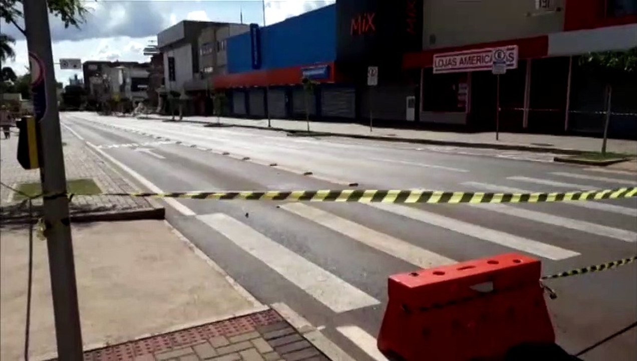 Trânsito na região de desabamento segue interrompido