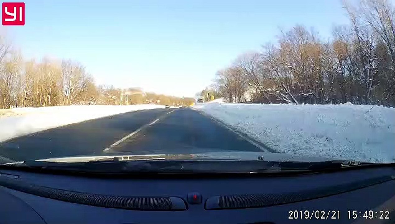 Quick Thinking Makes Driver Avoid Two Car Collision