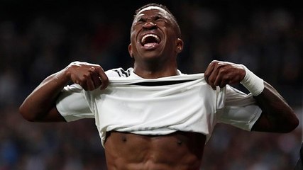 Real Madrid-Ajax Maçının İlk Yarısında Sakatlanan Vinicius, Ağlayarak Oyundan Çıktı