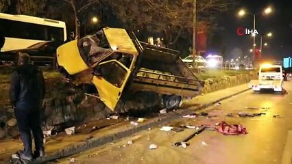 İzmir'de alkollü sürücü refüje daldı