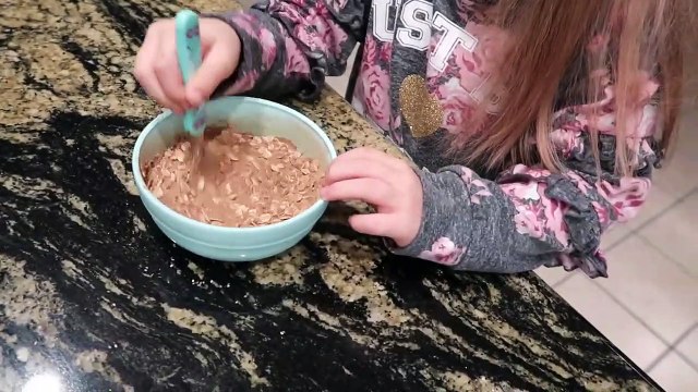 Chocolate Oatmeal with Blueberries | Piper Makes Breakfast!