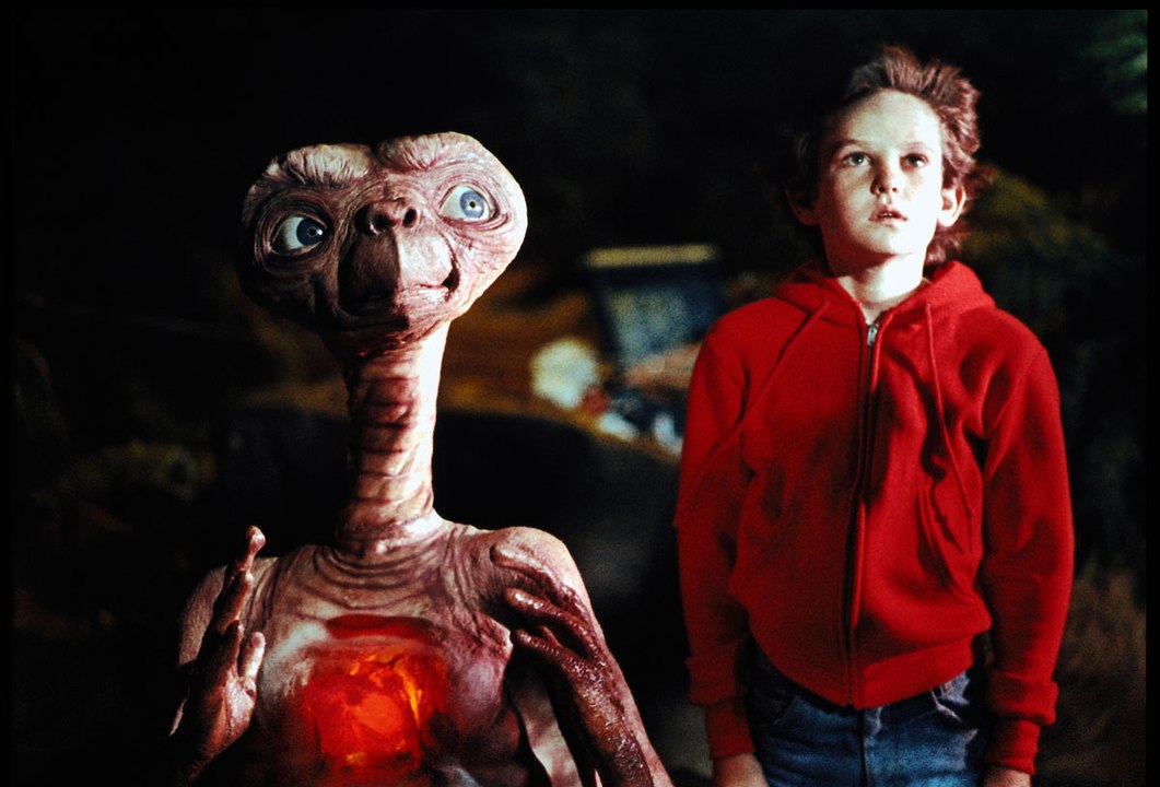 E.T. - The Extra-Terrestrial Movie (1982)  Henry Thomas, Dee Wallace, Peter Coyote, Robert MacNaughton, Drew Barrymore, Pat Welsh