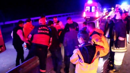 Kula’da yolcu otobüsü tıra arkadan çarptı: 20 yaralı