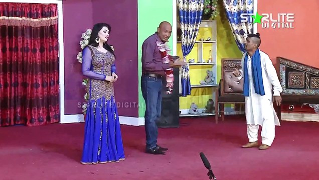 Akram Udas and Zara Akber Stage Drama Jawani Thandi Thaar Full Comedy Clip 2019
