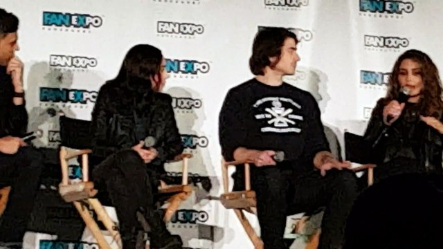 FAN EXPO VAN 2019 - LEGENDS OF TOMORROW & ARROW CLIP 4