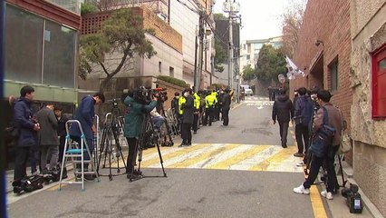 MB, 349일 만에 집으로...이 시각 자택 앞 / YTN