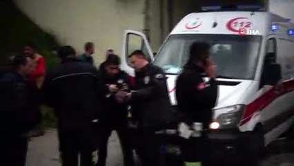 Pendik’te park halindeki minibüse arkadan çarpan sürücü ağır yaralandı