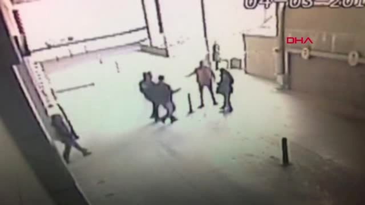 Kütahya İçki Çaldıkları Marketin Güvenlik Görevlisine Biber Gazı Sıktılar