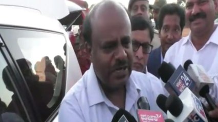 ಶೃಂಗೇರಿ ಶಾರದಾಂಬೆ ದೇವಸ್ಥಾನಕ್ಕೆ ಭೇಟಿ ನೀಡಿದ ಎಚ್ ಡಿ ದೇವೇಗೌಡ ಕುಟುಂಬ | Oneindia Kannada