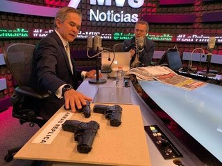 Delitos con armas réplica deberían equipararse a violencia con armas de fuego: Mancera