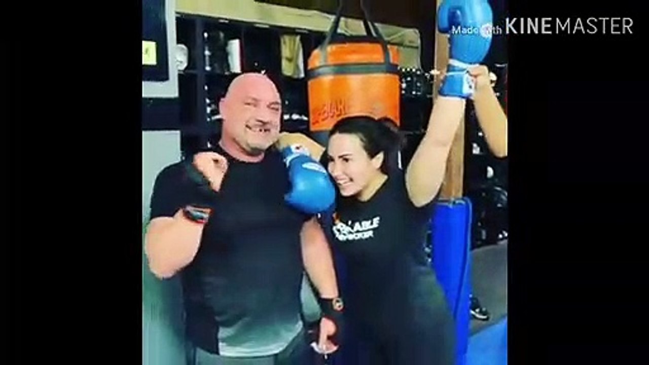 Demi Lovato le tira un diente a su entrenador de boxeo