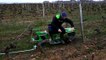 Scooter des vignes testé par des étudiants en viticulture d'Indre-et-Loire