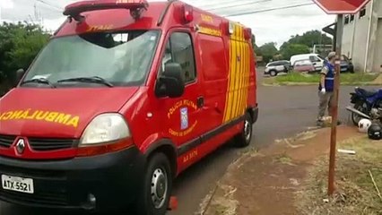 Carro e moto batem deixando jovem ferida no Santa Felicidade