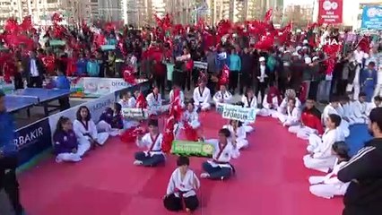 Bakan Kasapoğlu Diyarbakır’da sporcularla buluştu