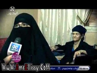 تسليم كرسي متحرك للحاجة عزة مع د عمرو الليثي