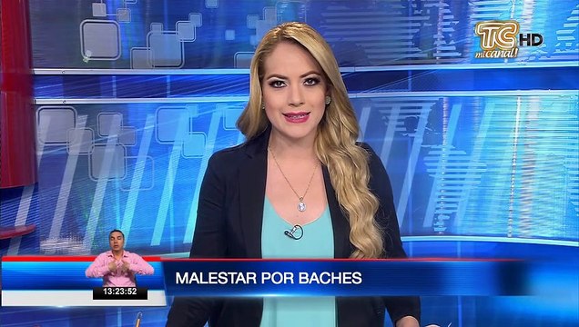 Baches dificultan tránsito de conductores y peatones