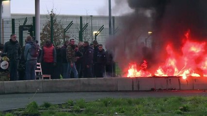 Guardias de prisión protestan en Francia