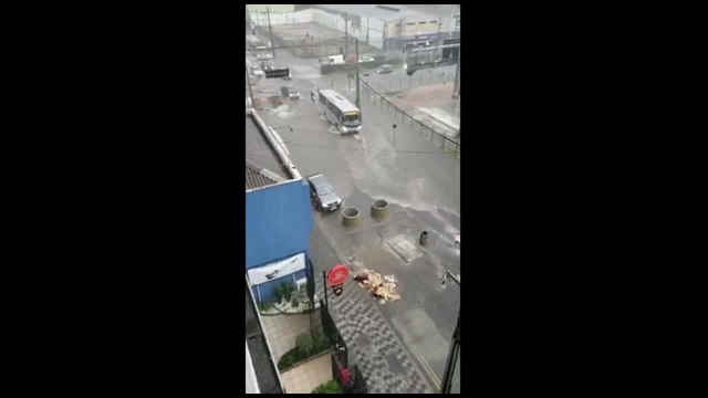 Imagens da chuva que castigou Curitiba nessa Quarta-feira de Cinzas