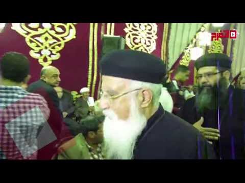 المستشار عدلي منصور ومدير أمن الإسماعلية يؤدون واجب العزاء في الأبنودي