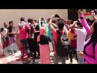 مجهولون يعتدون على متظاهري الثانوية أمام وزارة التعليم