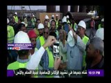 صدى البلد |أحمد موسى يلتقط صورة تذكارية مع العاملين بمشروع شرق التفريعة