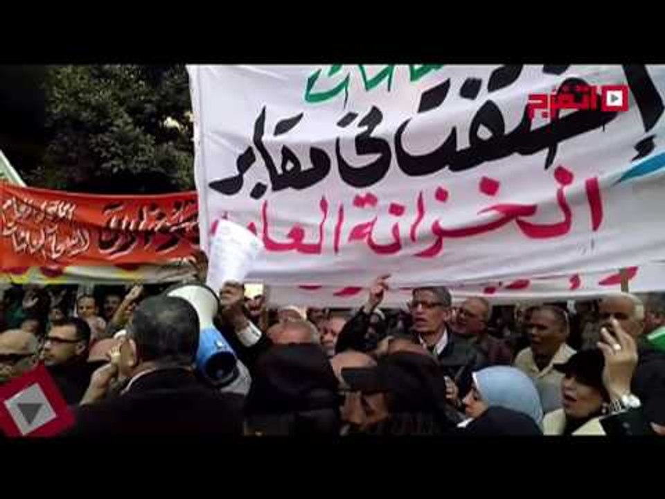 اتفرج | وقفة احتجاجية لأصحاب المعاشات اعتراضًا على قرارات وزارة التضامن