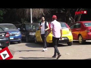 اتفرج | تعمل إيه مع شاب بيطلب يولع سيجارة وقت الصيام .. ردود الفعل صادمة !