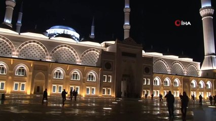 Çamlıca Camii'nde ilk ezan okundu