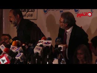 اتفرج | خالد يوسف يطلب من «كارما» الصعود للمسرح