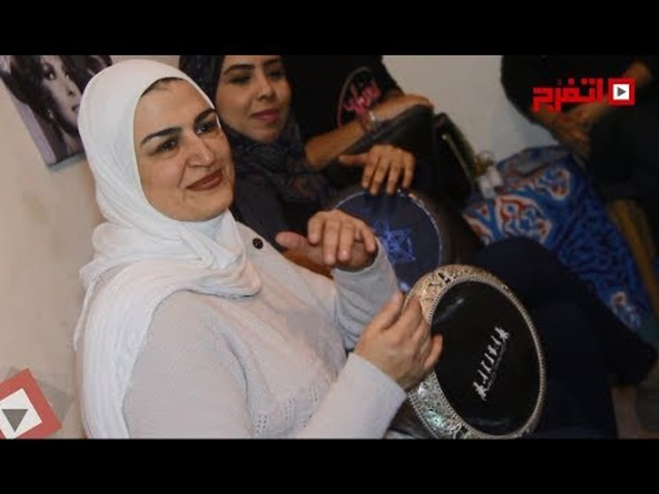 على «الدوم والتك» ورشة للتطبيل.. «الطبلة فن مش عن عن»