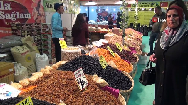 Van’da ‘Yöresel Ürünler ve Hediyelik Eşya Fuarı’ yüzleri güldürüyor