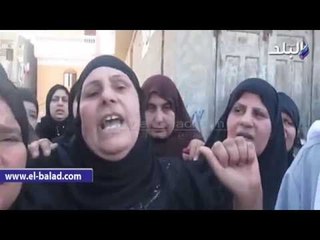 Download Video: والدة شهيد سيناء بالدقهلية تقود مسيرة أمام مقبرته بهتاف 