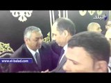جمال وعلاء مبارك يؤديان واجب العزاء في وفاة والدة مصطفى بكري