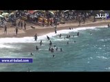 اقبال على الشواطئ والمتنزهات بالإسكندرية خلال الاحتفال بشم النسيم