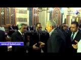 محلب يؤدي واجب العزاء في وفاة رئيس النيابة الإدارية بمسجد عمر مكرم