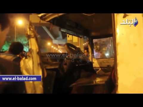 انقلاب سيارة ميكروباص من أعلى الدائري في ترعة المريوطية