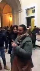 Puglia: cittadini arrabbiati occupano il comune di Taranto "bambini muoiono di tumore, chiudete impianti inquinanti"