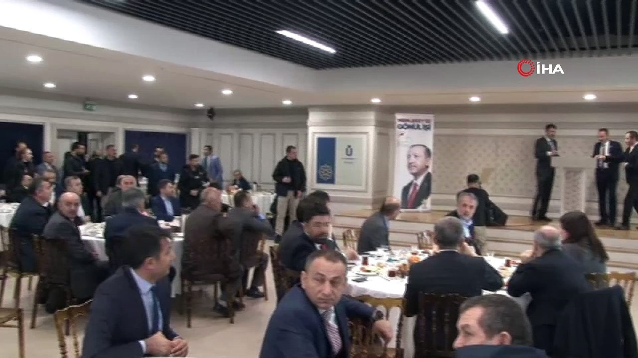 Çevre ve Şehircilik Bakanı Murat Kurum, muhtar adaylarıyla biraraya geldi