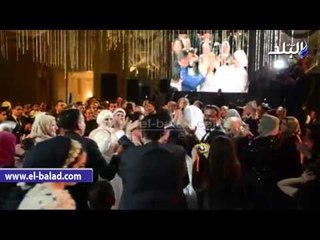 حمدين والمصيلحي ووفاء عامر ونهال عنبر في زفاف دينا وممدوح    وحكيم يشعل الحفل