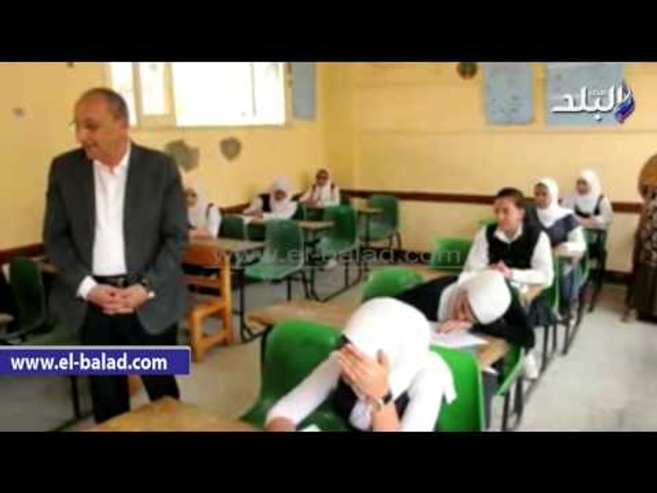 محافظ أسوان يتفقد لجان امتحانات الشهادة الإعدادية