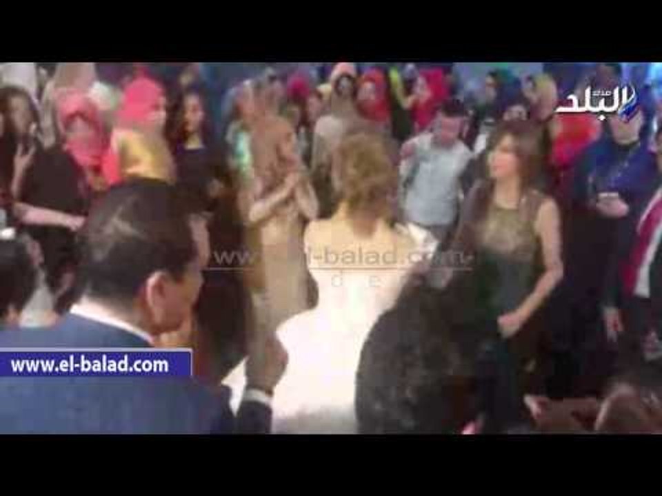 ."أفراح البلد" يشارك حفل زفاف حازم وياسمين ببني سويف .‎