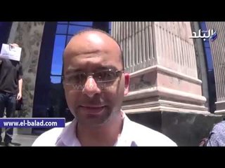 وقفة احتجاجية لصحفيين على سلالم النقابة ضد الفصل التعسفي