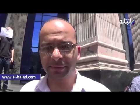 وقفة احتجاجية لصحفيين على سلالم النقابة ضد الفصل التعسفي