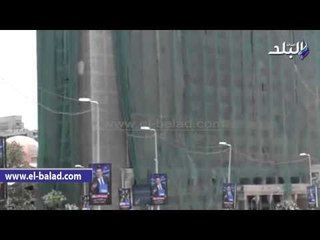 استمرار أعمال نصب السقالات لهدم مبنى الحزب الوطني