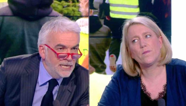 Gros clash entre Pascal Praud et Danielle Simonnet - ZAPPING ACTU DU 07/03/2019