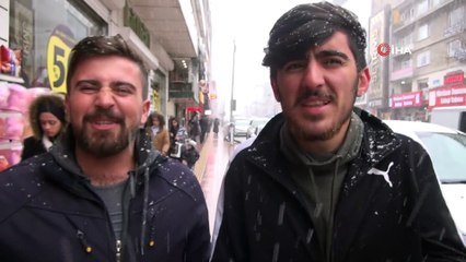 Van’da lapa lapa yağan kar herkesi şaşırttı