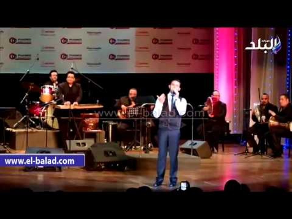 محمد الحلو  ونجم آراب أيدول محمد رشاد يشعلان  أوبرا جامعة مصر للعلوم والتكنولوجيا بالاغاني الطربية