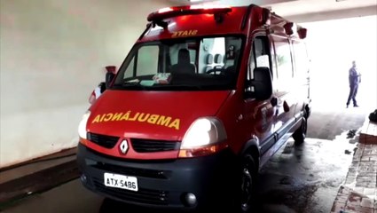 Motociclista é levado à UPA Tancredo ao sofrer queda na Rua Jacarezinho