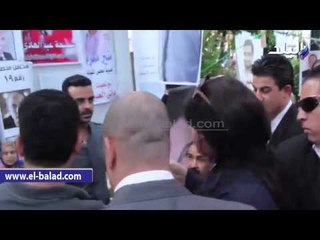 فيفي عبده تتوجه لنادي نقابة الممثلين للإدلاء بصوتها في الانتخابات