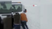 Yoğun kar yağışı ve tipi yolu kapattı, cenazeye giden 55 kişi yolda mahsur kaldı